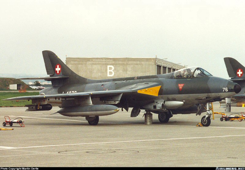 J-4076