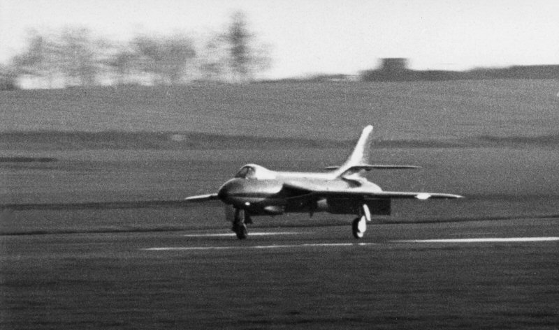 J-4001 at Dunsfold