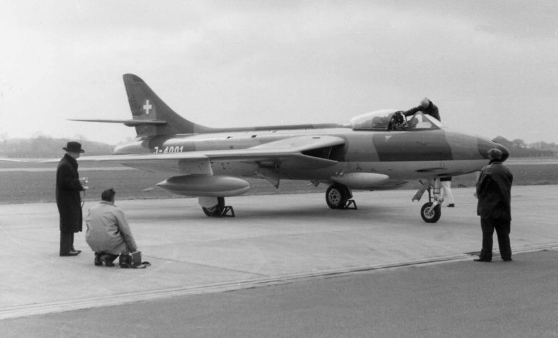 J-4001 at Dunsfold