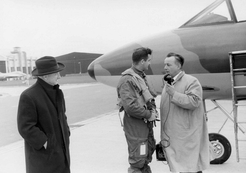 J-4001 at Dunsfold