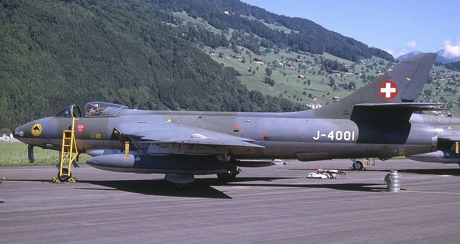 J-4001 at Buochs