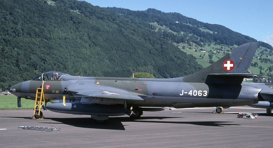 J-4063 at Buochs