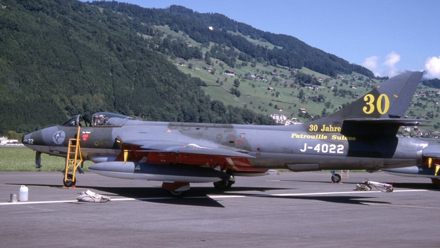 J-4022 at Buochs