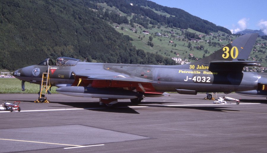 J-4032 at Buochs